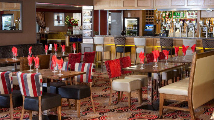 Lodge Hotel 科尔雷恩 外观 照片